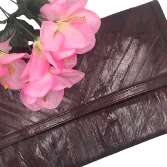 Sunco Handbags - Vintage Sophisticated Exotic EEL SKIN Classic Fold-over Clutch - Brown Timeless
